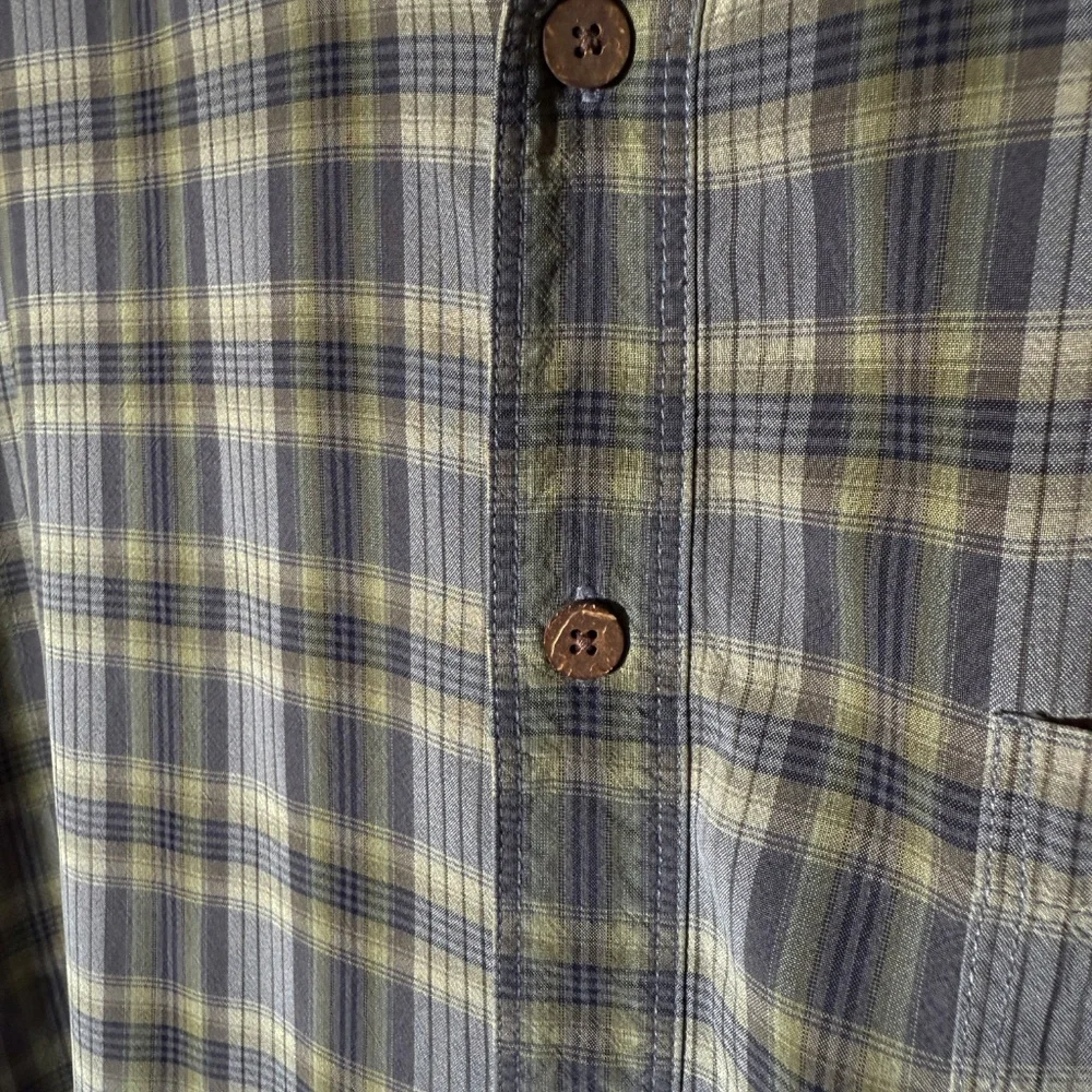 Tommy Bahama - 100% Silk Plaid Shirt - Lightweight M - Green/Grey - Wood Buttons - Picture 3 of 6